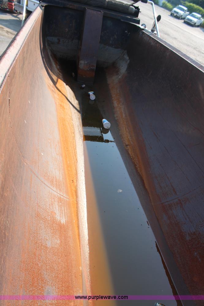 image for item G5024 1985 Freuhauf barrel end dump trailer