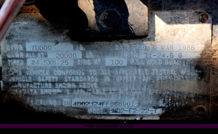 image for item G5024 1985 Freuhauf barrel end dump trailer