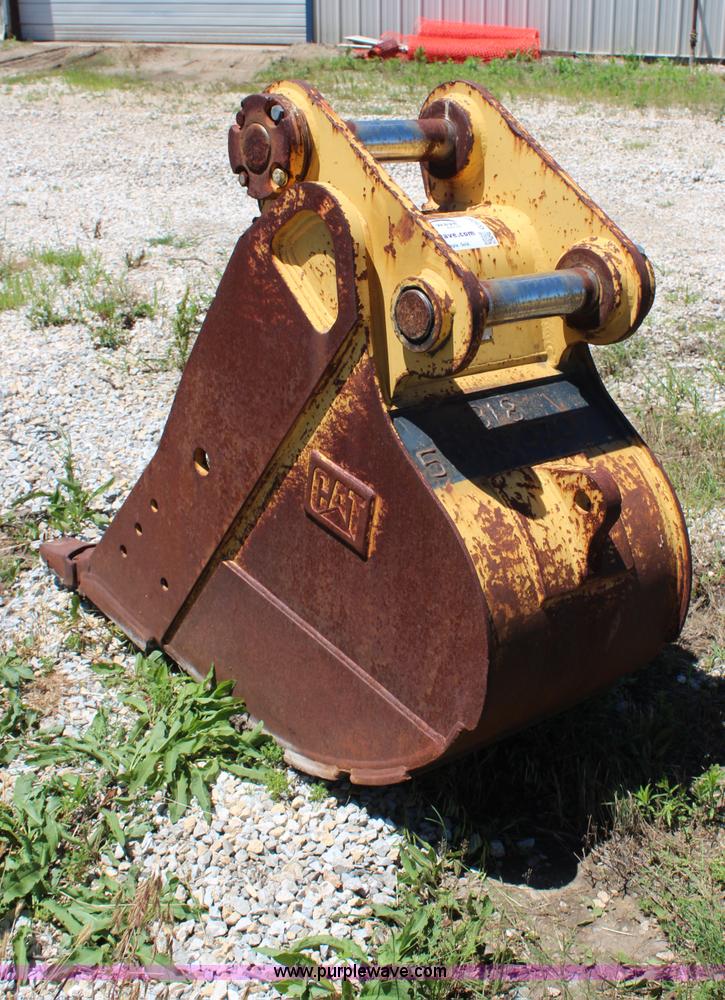 image for item G5051 Caterpillar 320E 24" three tooth excavator bucket