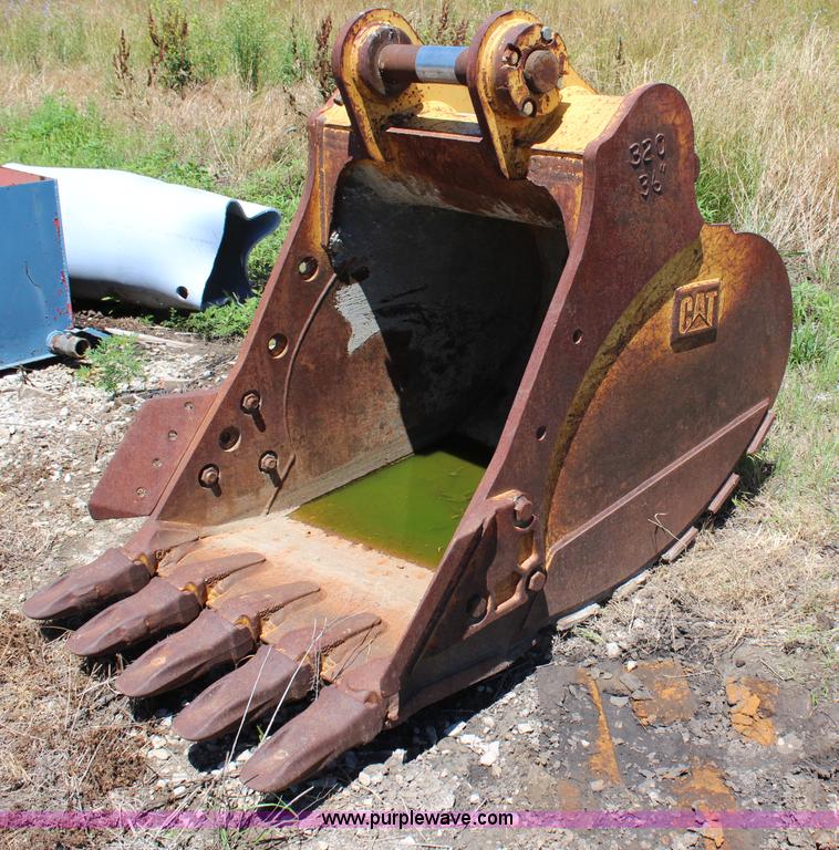 image for item G5052 Caterpillar 36" excavator bucket