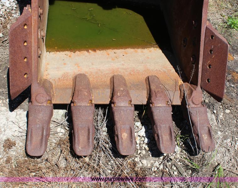 image for item G5052 Caterpillar 36" excavator bucket