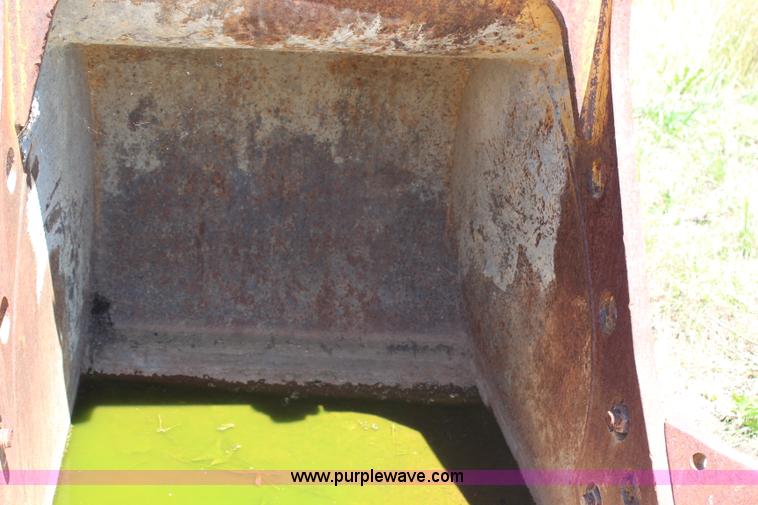 image for item G5052 Caterpillar 36" excavator bucket