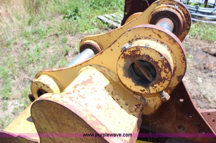 image for item G5052 Caterpillar 36" excavator bucket