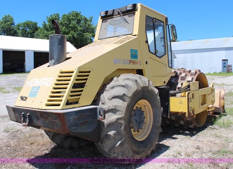 image for item G5058 1999 Bomag vibratory pad foot roller