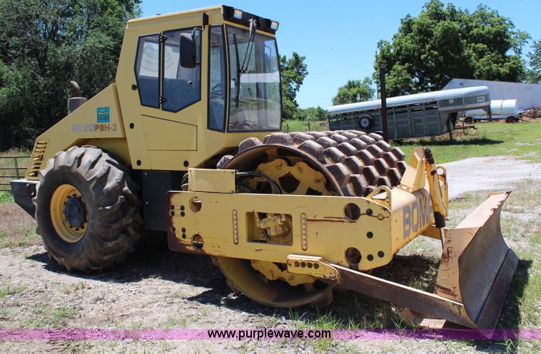 image for item G5058 1999 Bomag vibratory pad foot roller