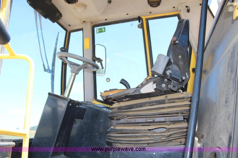 image for item G5058 1999 Bomag vibratory pad foot roller