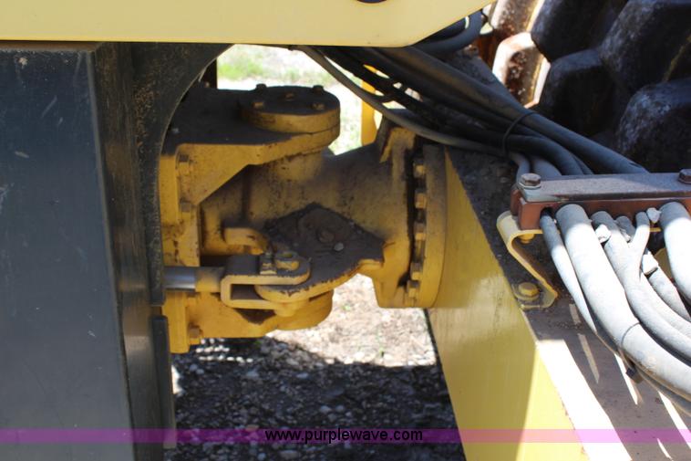 image for item G5058 1999 Bomag vibratory pad foot roller