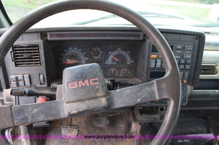 image for item G5072 1996 GMC TopKick service truck