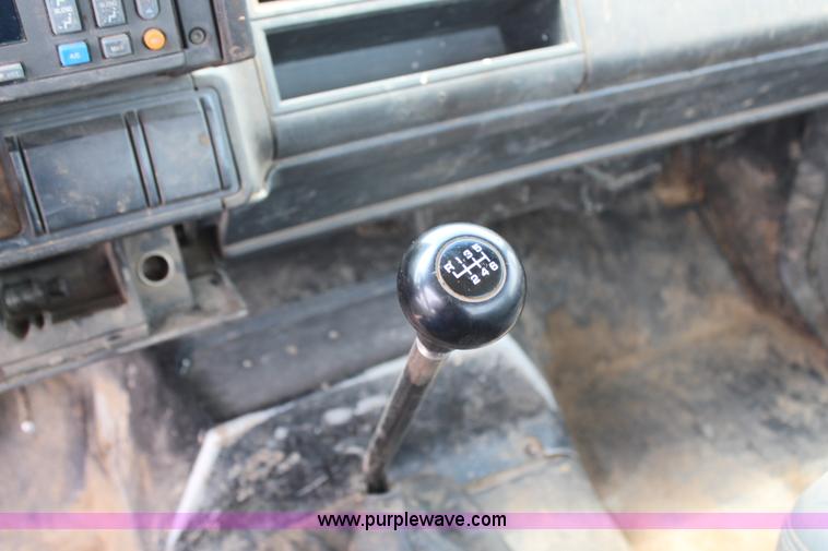 image for item G5072 1996 GMC TopKick service truck