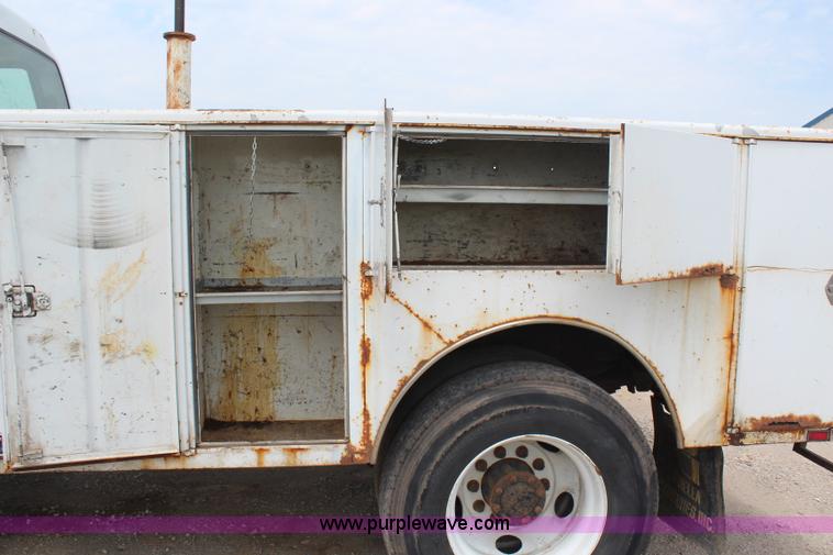 image for item G5072 1996 GMC TopKick service truck