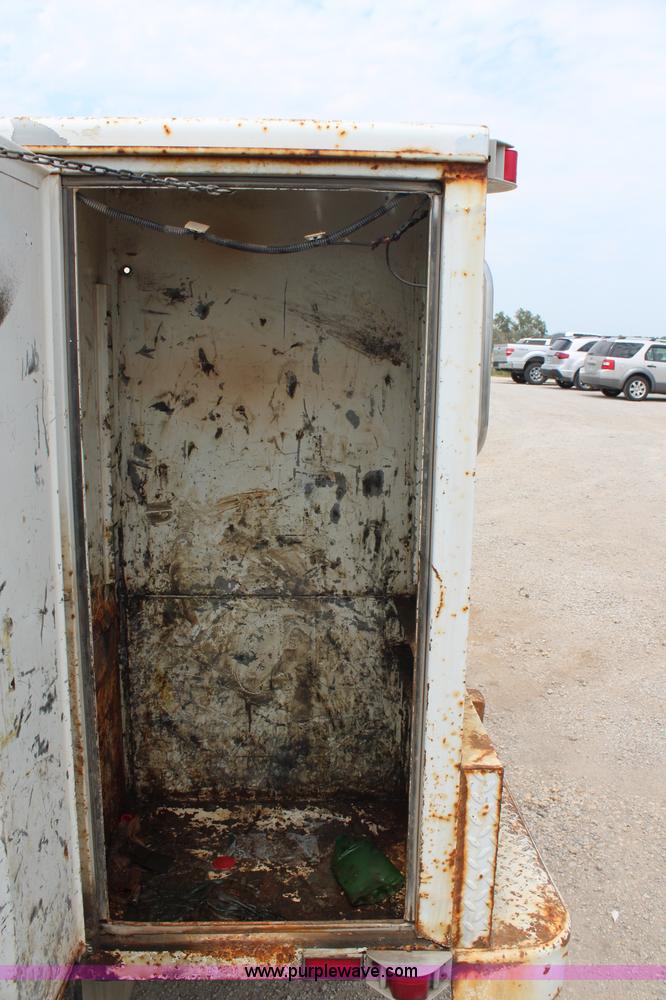 image for item G5072 1996 GMC TopKick service truck