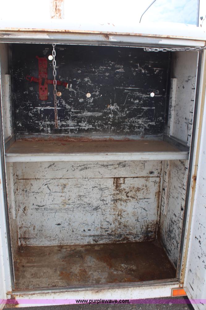 image for item G5072 1996 GMC TopKick service truck