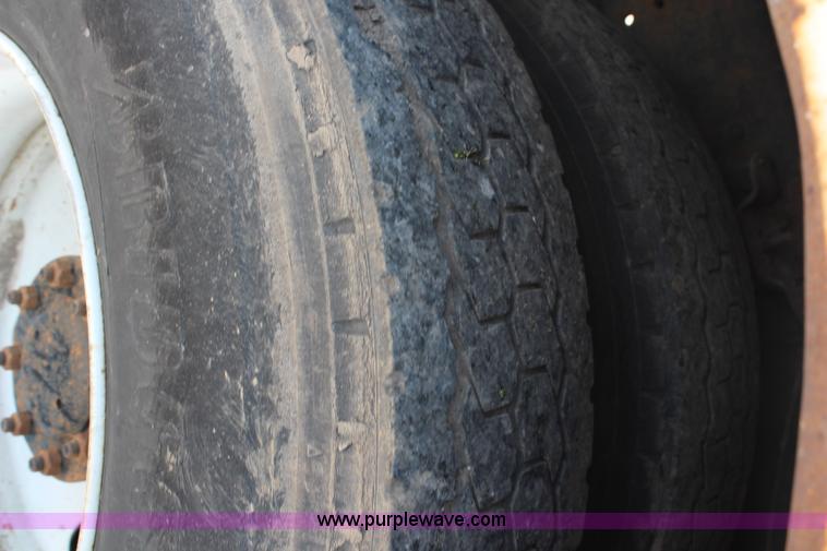 image for item G5072 1996 GMC TopKick service truck