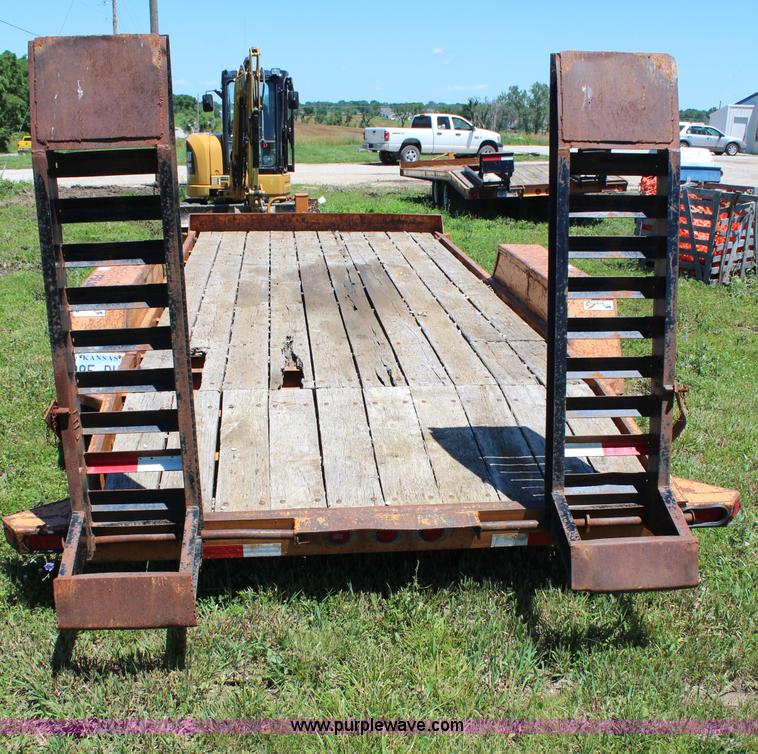 image for item G5198 2006 Redi Haul tandem axle trailer