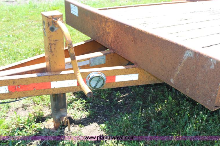 image for item G5198 2006 Redi Haul tandem axle trailer