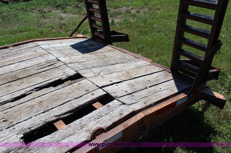 image for item G5198 2006 Redi Haul tandem axle trailer