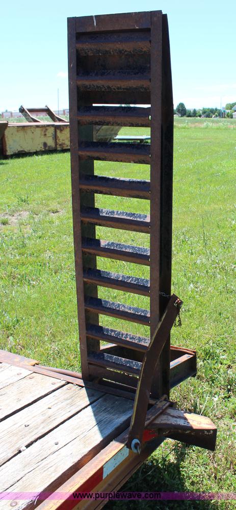 image for item G5198 2006 Redi Haul tandem axle trailer