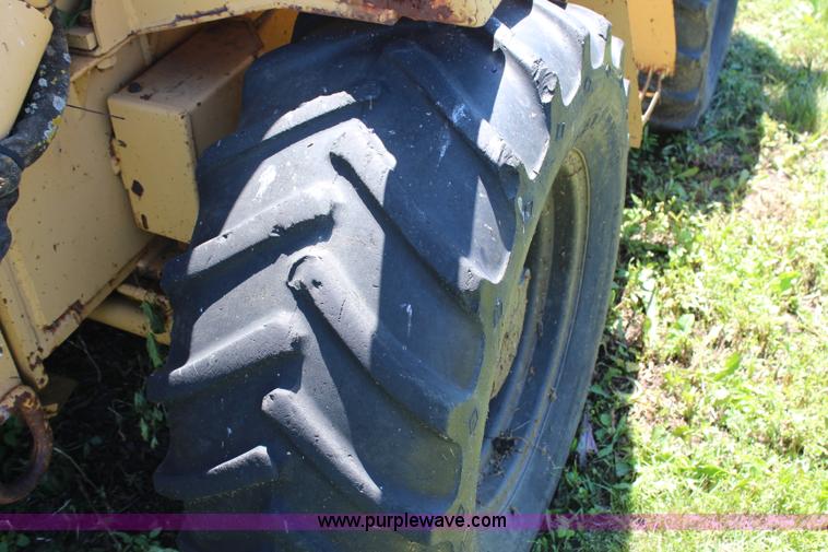 image for item G5201 Vermeer V6050 trencher