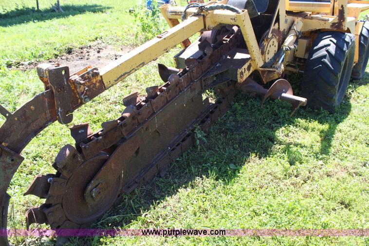 image for item G5201 Vermeer V6050 trencher