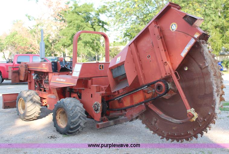 image for item G5205 1981 Ditch Witch 6510 rock saw