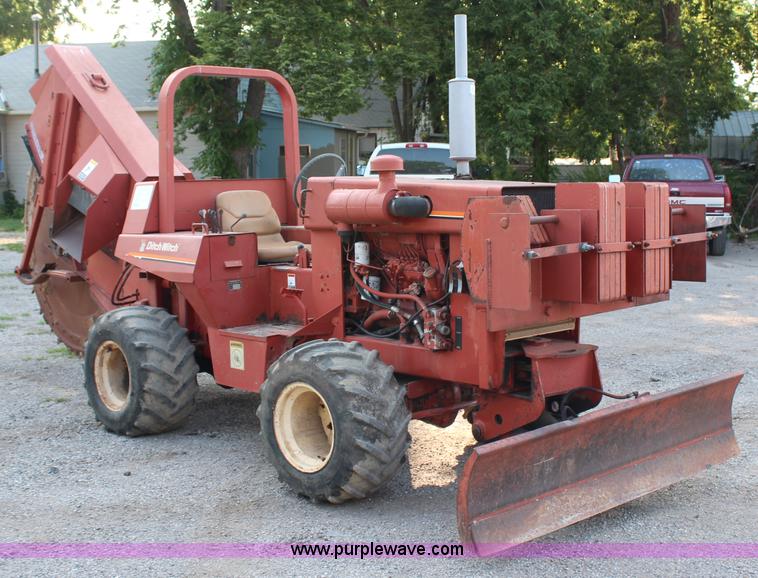 image for item G5205 1981 Ditch Witch 6510 rock saw