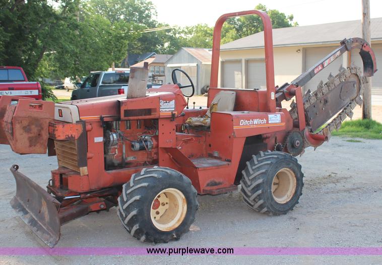 image for item G5207 Ditch Witch 4010 trencher