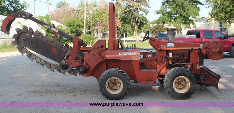 image for item G5207 Ditch Witch 4010 trencher