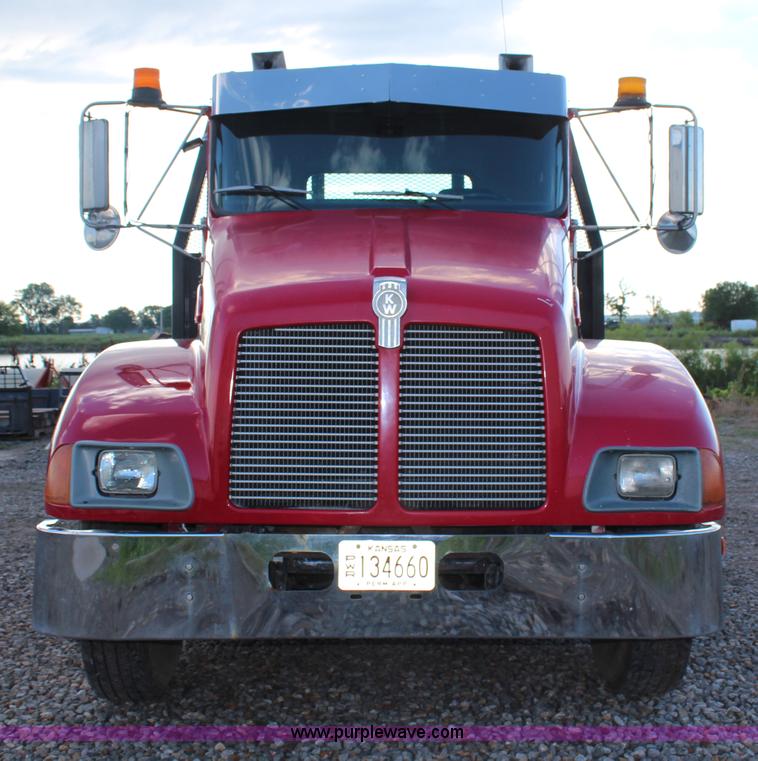 image for item G5223 1996 Kenworth T300 flatbed truck