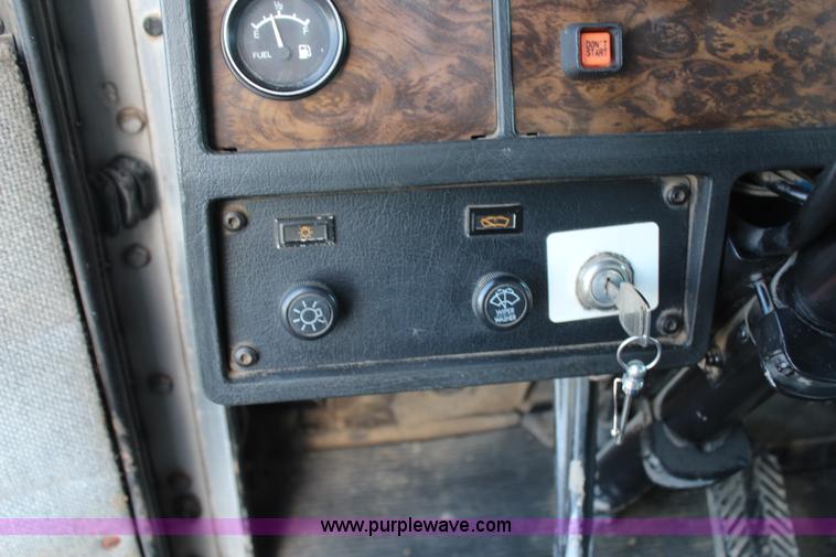 image for item G5223 1996 Kenworth T300 flatbed truck