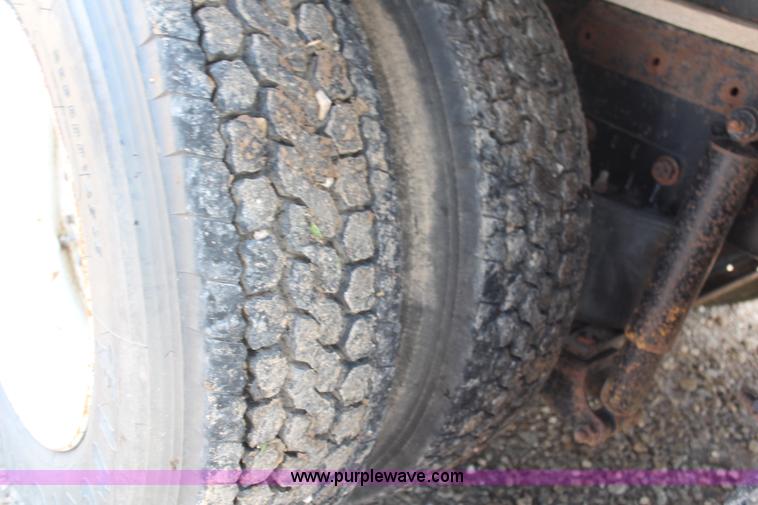 image for item G5223 1996 Kenworth T300 flatbed truck