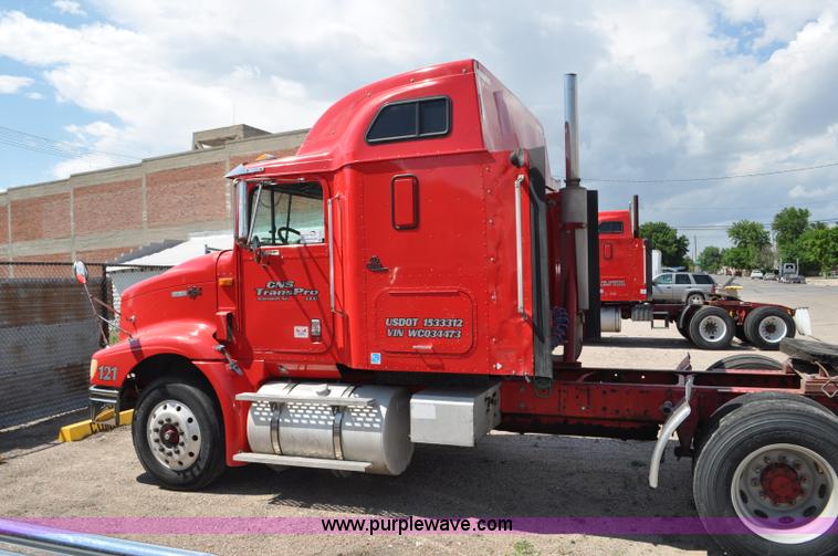 image for item G6059 1998 International 9200 Eagle semi truck