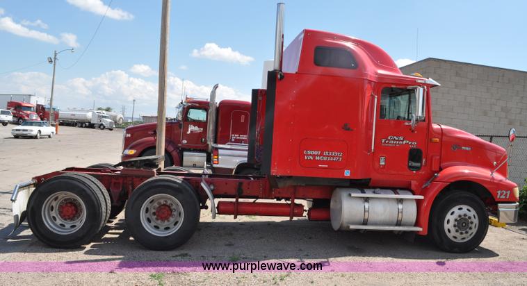 image for item G6059 1998 International 9200 Eagle semi truck