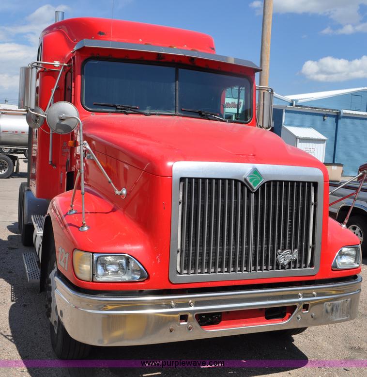 image for item G6059 1998 International 9200 Eagle semi truck