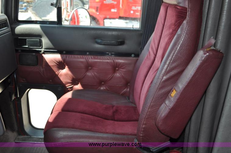 image for item G6059 1998 International 9200 Eagle semi truck