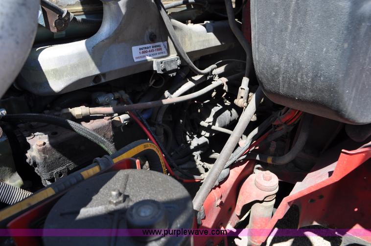 image for item G6059 1998 International 9200 Eagle semi truck