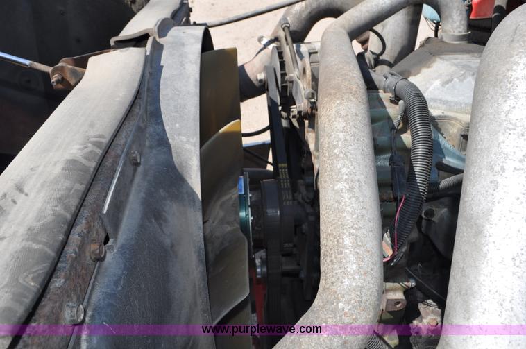 image for item G6059 1998 International 9200 Eagle semi truck