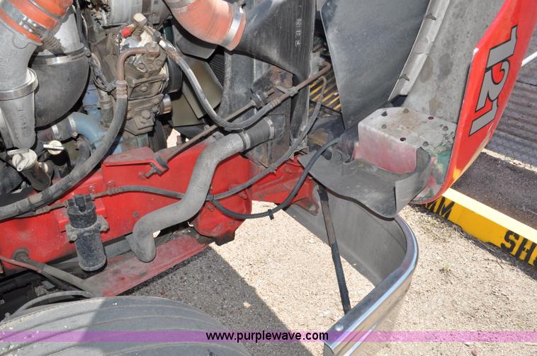 image for item G6059 1998 International 9200 Eagle semi truck