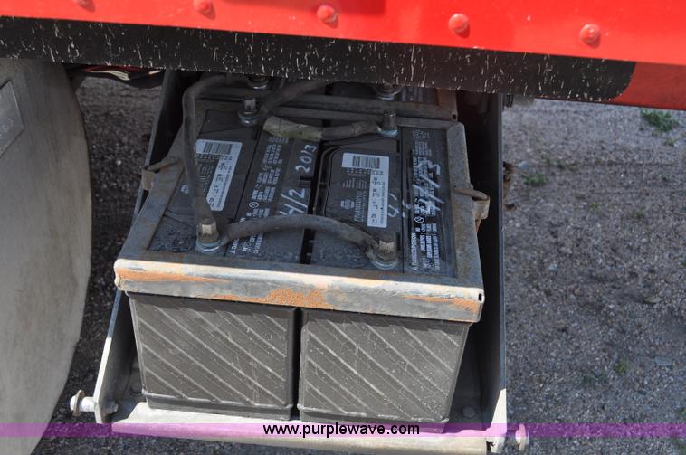 image for item G6059 1998 International 9200 Eagle semi truck