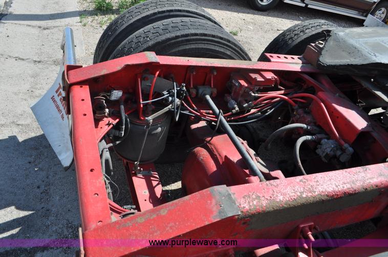 image for item G6059 1998 International 9200 Eagle semi truck