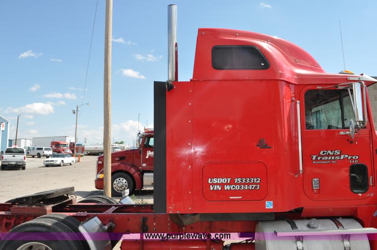 image for item G6059 1998 International 9200 Eagle semi truck