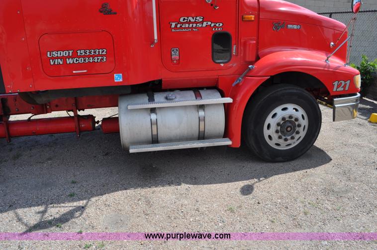 image for item G6059 1998 International 9200 Eagle semi truck