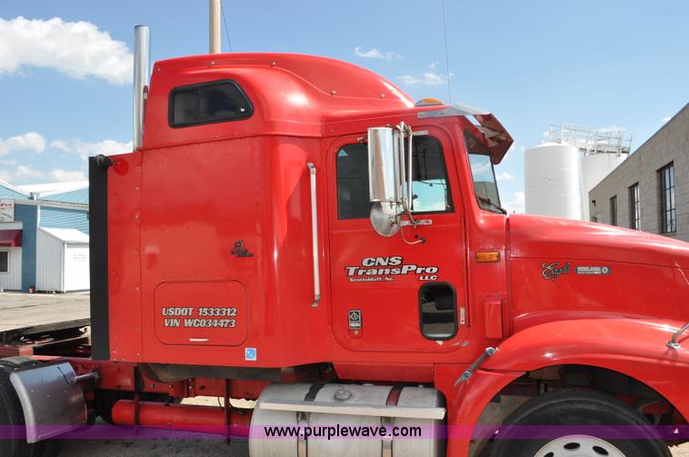 image for item G6059 1998 International 9200 Eagle semi truck