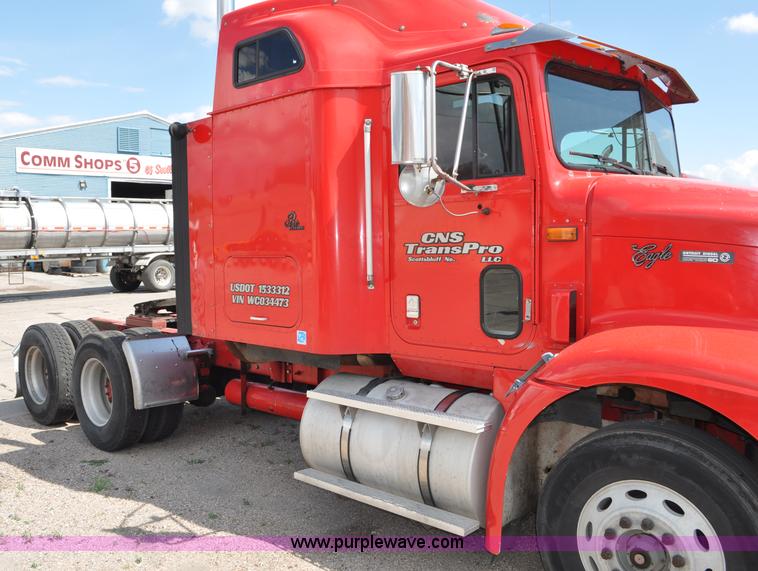 image for item G6059 1998 International 9200 Eagle semi truck