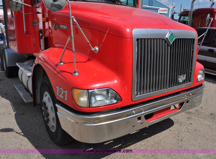 image for item G6059 1998 International 9200 Eagle semi truck