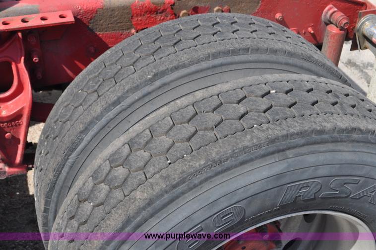 image for item G6059 1998 International 9200 Eagle semi truck