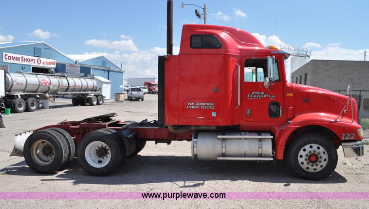 image for item G6060 1999 International 9200 Eagle semi truck