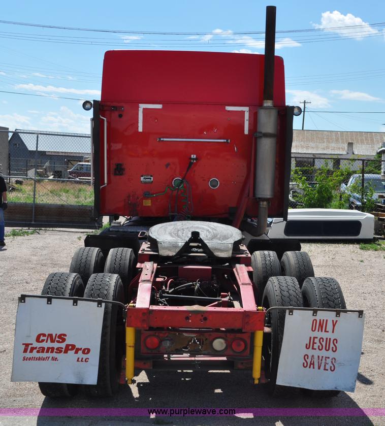 image for item G6060 1999 International 9200 Eagle semi truck