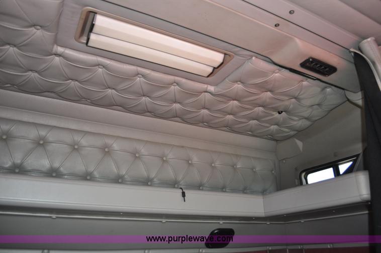 image for item G6060 1999 International 9200 Eagle semi truck