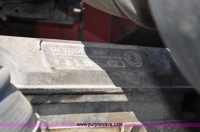 image for item G6060 1999 International 9200 Eagle semi truck