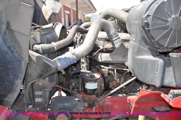 image for item G6060 1999 International 9200 Eagle semi truck